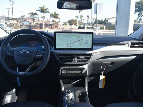 New 2025 Ford Escape SE w/ PHEV Premium Package image 11