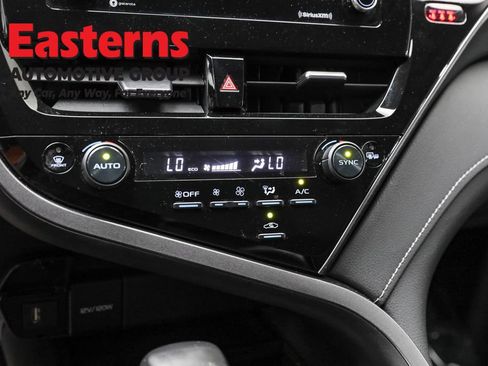 Used 2024 Toyota Camry SE image 20