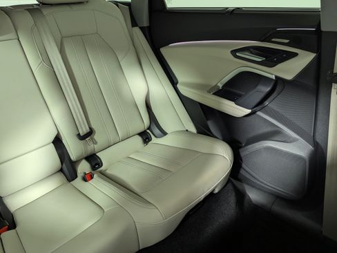 Certified 2025 Audi Q5 Prestige image 14