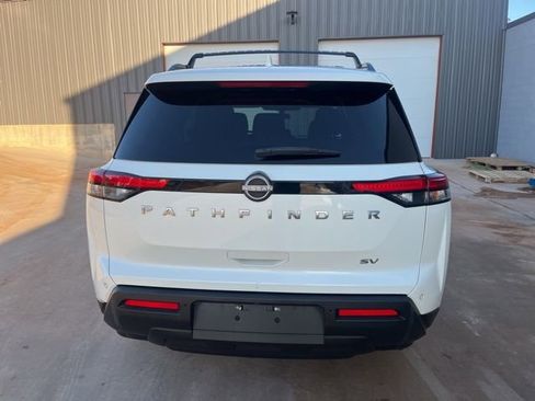 Used 2022 Nissan Pathfinder SV image 5