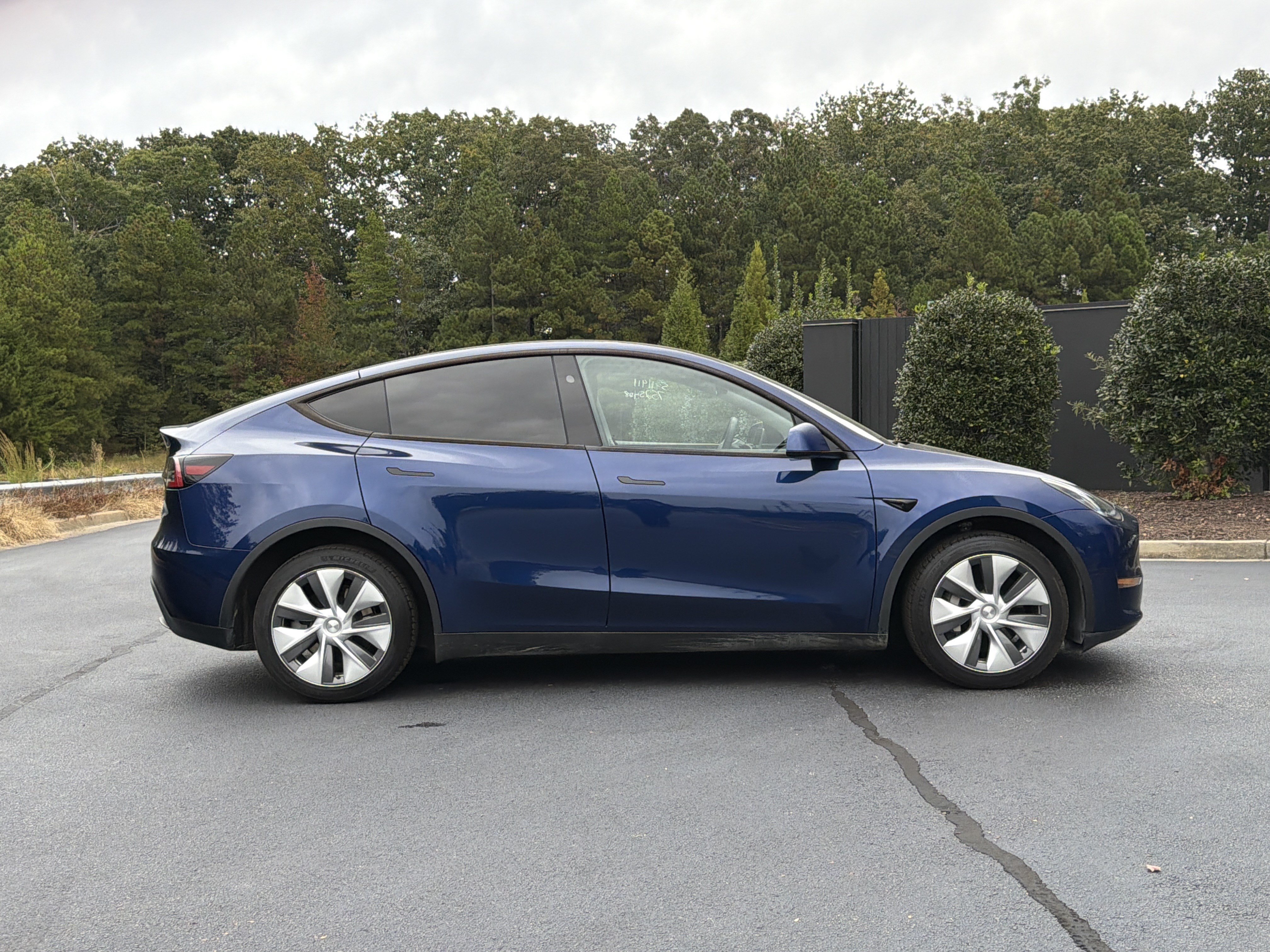 Used 2023 Tesla Model Y Long Range AWD/4WD image 5