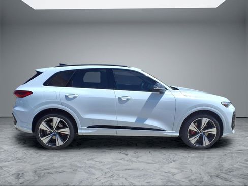 Used 2025 Audi SQ5 Premium Plus AWD/4WD image 8