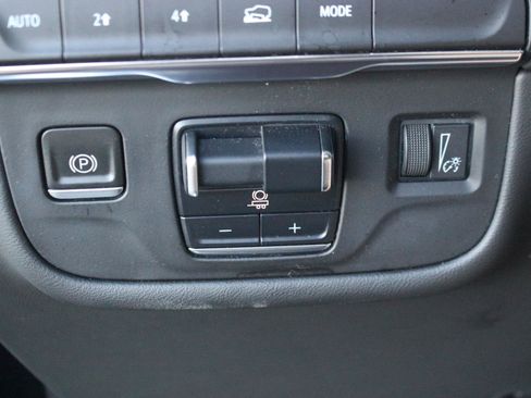 Used 2023 Cadillac Escalade Sport AWD/4WD image 31