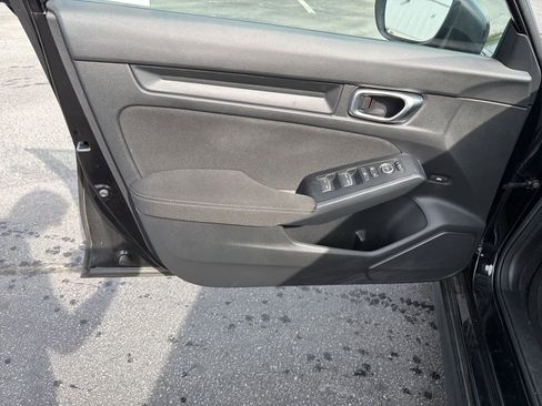 Used 2023 Honda Civic Sport image 11