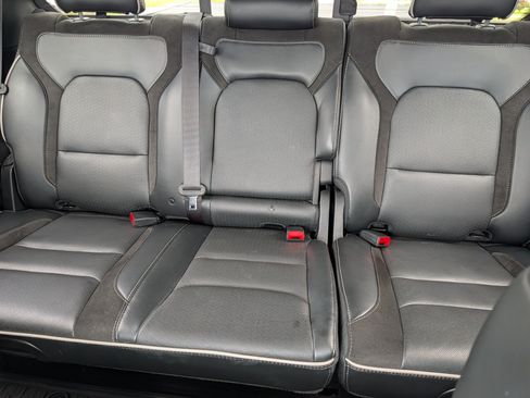 Used 2025 RAM 1500 Laramie AWD/4WD image 13