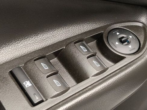 Used 2017 Ford Escape SE w/ SE Sport Appearance Package image 27