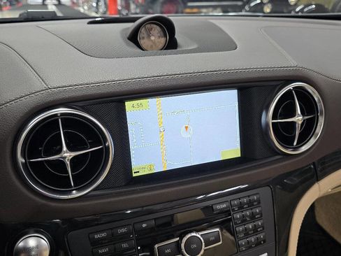 Used 2013 Mercedes-Benz SL 550 image 21