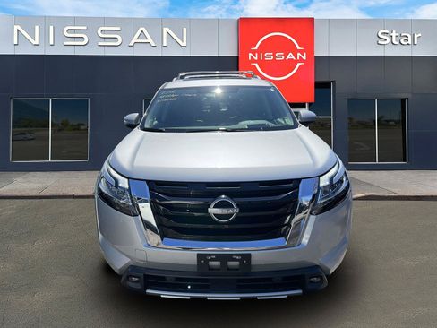 Used 2023 Nissan Pathfinder Platinum w/ Lighting Package (N93) AWD/4WD image 2