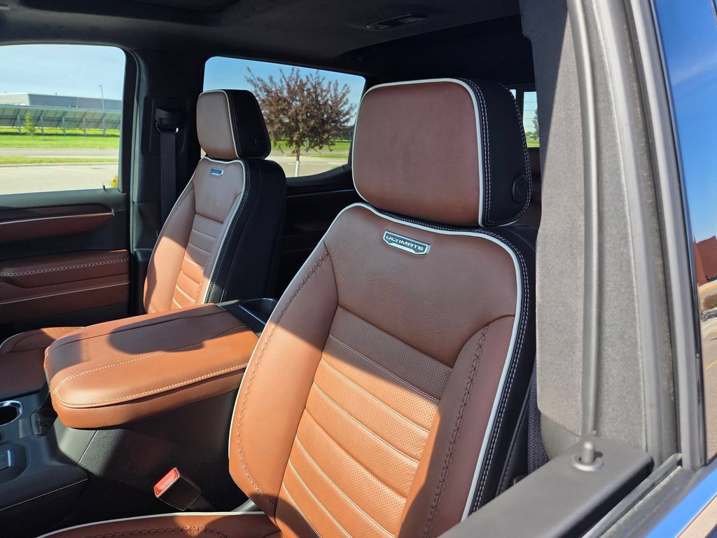 New 2026 GMC Sierra 1500 Denali Ultimate w/ LPO, Black Badging Package AWD/4WD image 11