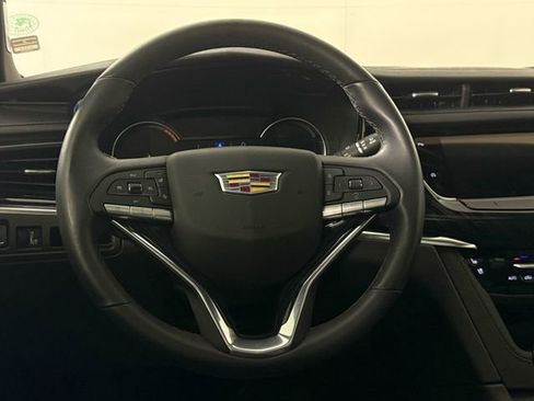 Used 2024 Cadillac XT6 Premium Luxury image 23