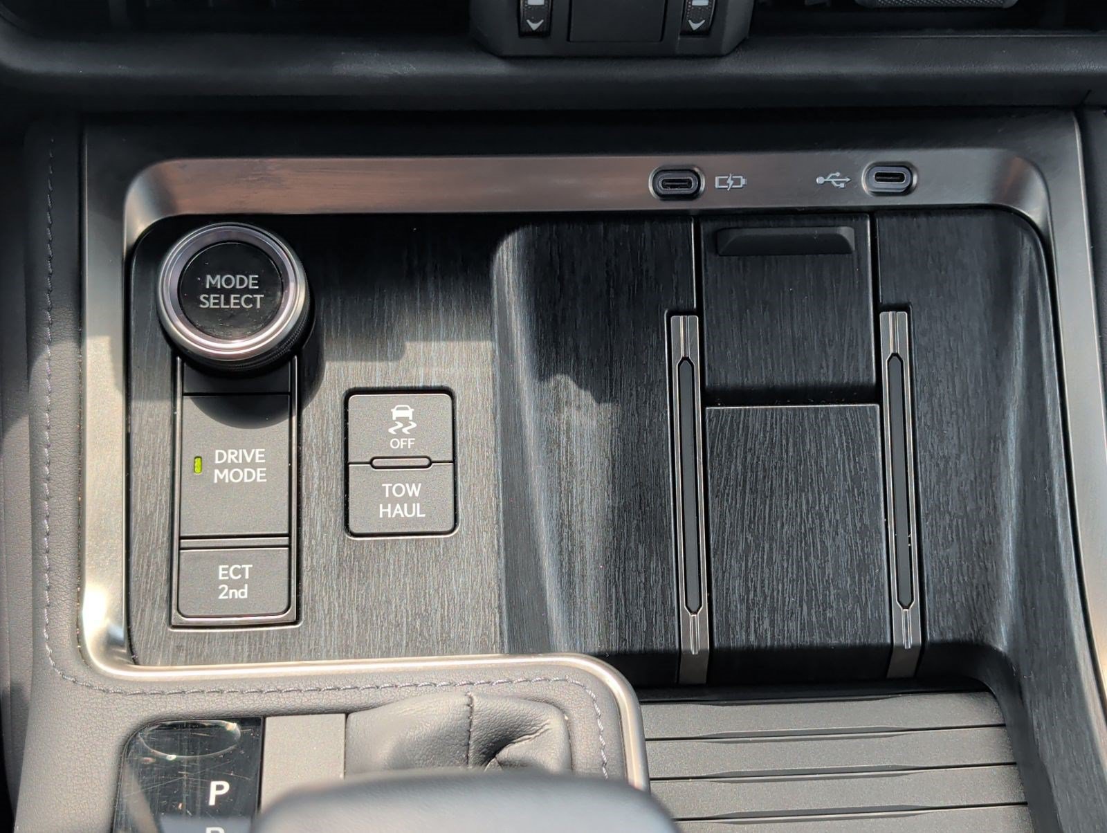 Certified 2025 Lexus GX 550 w/ Cold Area Package AWD/4WD image 20