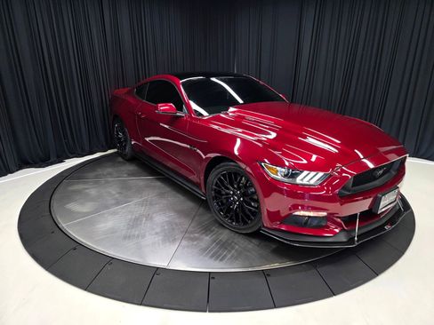 Used 2017 Ford Mustang GT Premium w/ GT Performance Package image 53