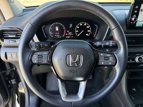 Used 2024 Honda Pilot Touring image 21