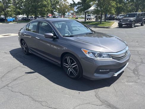 Used 2017 Honda Accord Sport Special Edition image 3