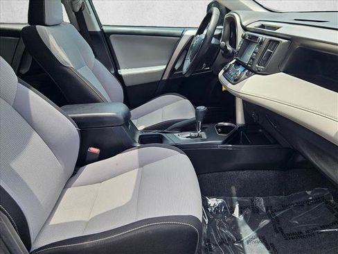 Used 2017 Toyota RAV4 XLE FWD image 20