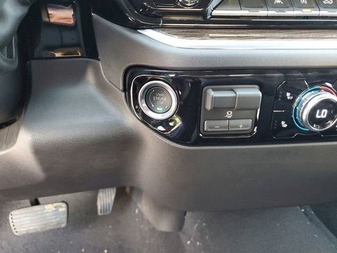 New 2026 GMC Sierra 1500 Elevation image 24