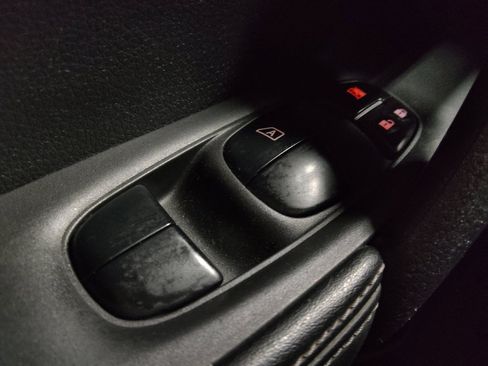 Used 2020 Nissan Rogue SV AWD/4WD image 27