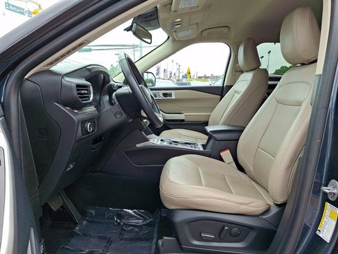 Certified 2023 Ford Explorer Limited w/ Equipment Group 301A AWD/4WD image 13