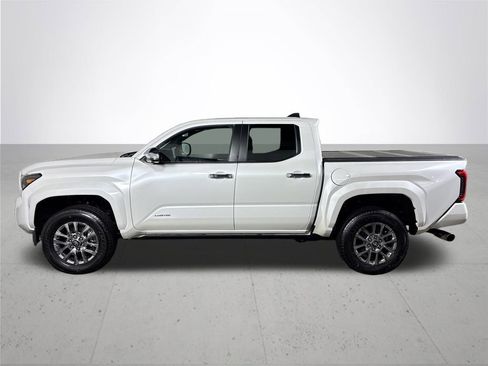 Used 2024 Toyota Tacoma Limited w/ Limited Package (LT) image 9