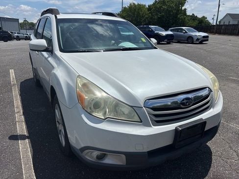 Used 2011 Subaru Outback 2.5i Premium AWD/4WD image 3