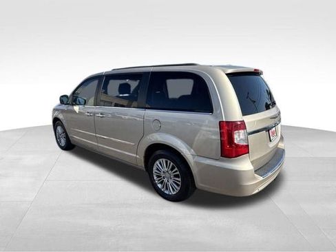 Used 2015 Chrysler Town & Country Touring-L w/ Driver Convenience Group FWD image 7