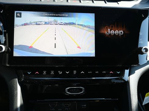 New 2026 Jeep Grand Cherokee Laredo image 13