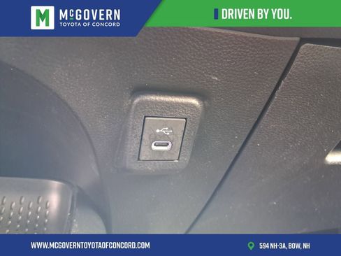 Used 2025 Toyota Corolla SE FWD image 21