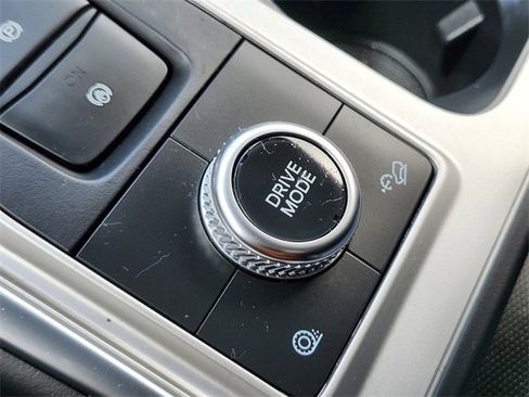 Certified 2022 Ford Explorer XLT w/ Equipment Group 202A image 28