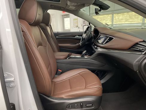 Used 2021 Buick Enclave Avenir w/ Avenir Technology Package image 18