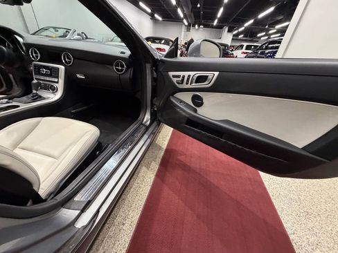 Used 2013 Mercedes-Benz SLK 250 image 26