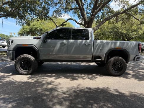 Used 2025 GMC Sierra 2500 AT4 w/ AT4 Premium Plus Package AWD/4WD image 8