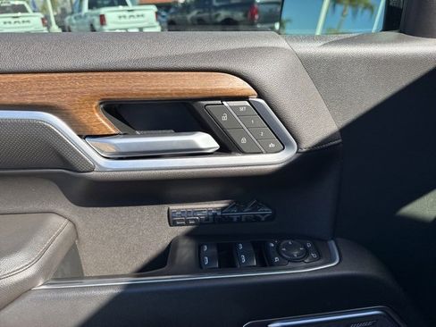 Used 2022 Chevrolet Silverado 1500 High Country w/ Technology Package image 15