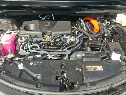 Used 2024 Toyota Sienna Platinum AWD/4WD image 28