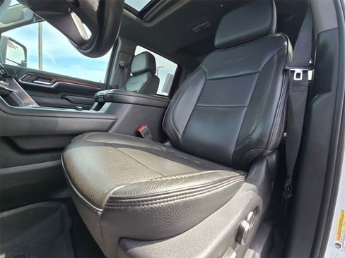 Used 2024 GMC Sierra 3500 Denali w/ Denali Reserve Package image 17