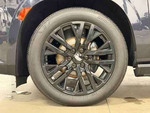 Used 2023 Cadillac Escalade Sport Platinum w/ Heavy-Duty Trailer Package AWD/4WD image 11