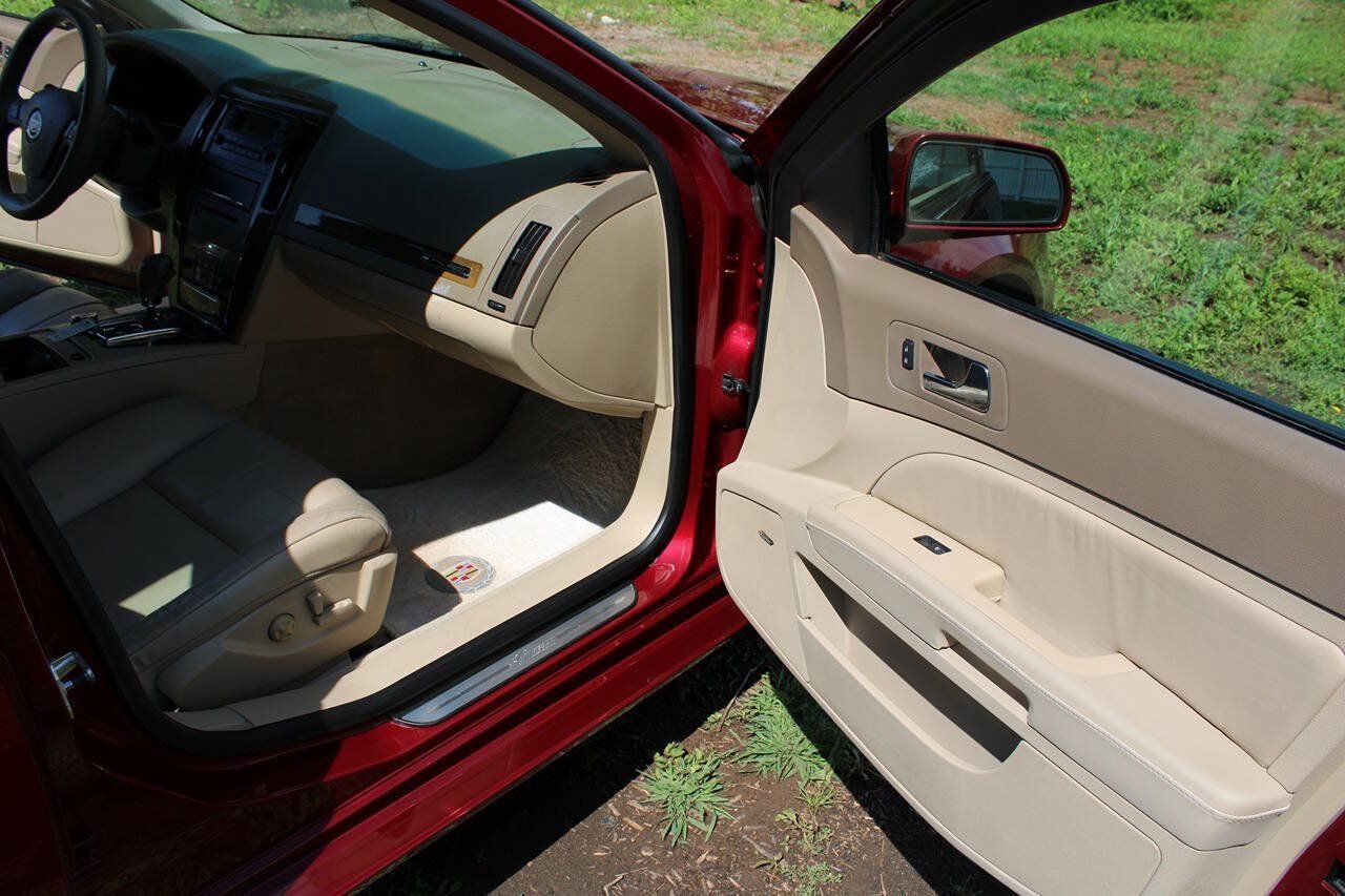 Used 2005 Cadillac STS w/ Preferred Equipment Group RWD image 40