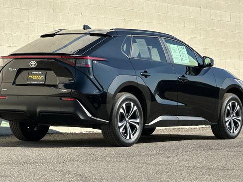 Used 2025 Toyota bZ4X AWD image 4