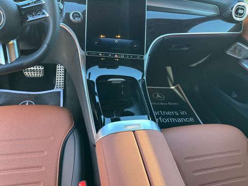 Certified 2025 Mercedes-Benz GLC 300 4MATIC image 7