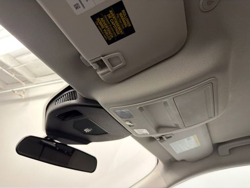 Used 2021 Ford Escape SE image 28