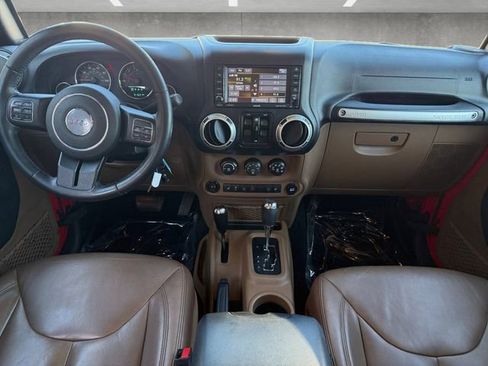 Used 2017 Jeep Wrangler Unlimited Sahara w/ Connectivity Group image 11