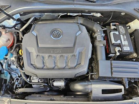Used 2018 Volkswagen Passat 2.0T R-Line image 19