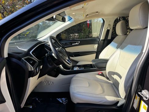 Used 2020 Ford Edge Titanium image 15