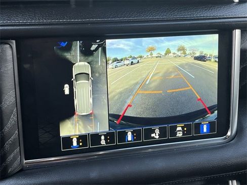 Used 2024 GMC Yukon XL Denali image 18