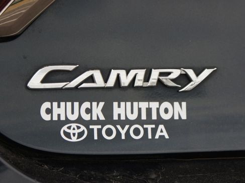 Used 2016 Toyota Camry SE image 16