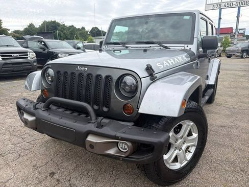 Used 2015 Jeep Wrangler Unlimited Sahara w/ Max Tow Package AWD/4WD image 2