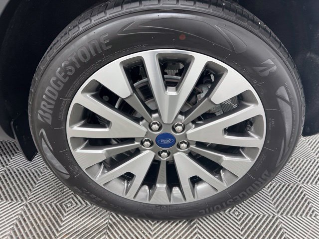 Used 2022 Ford Escape Titanium w/ Class II Trailer Tow Package AWD/4WD image 10