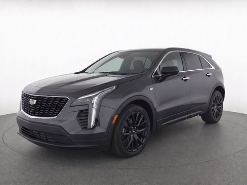 Used 2023 Cadillac XT4 Luxury w/ Cold Weather Package FWD image 1
