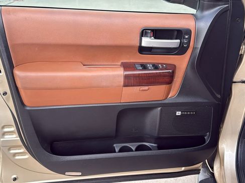 Used 2014 Toyota Sequoia Platinum RWD image 12
