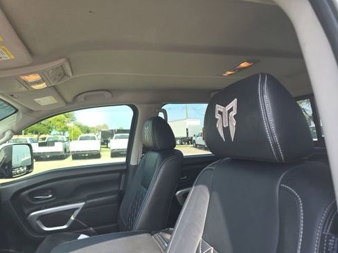 Used 2021 Nissan Titan SV w/ SV Convenience Package AWD/4WD image 9