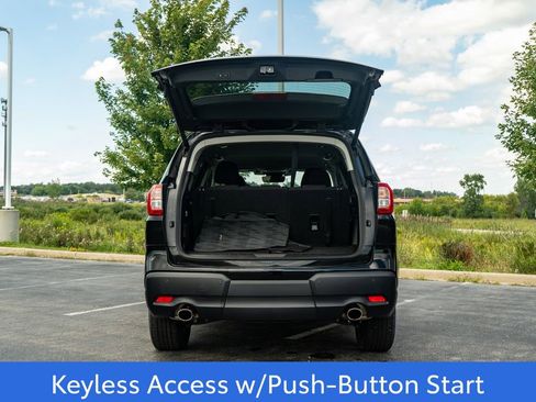 Used 2024 Subaru Ascent Premium w/ Convenience Package image 10